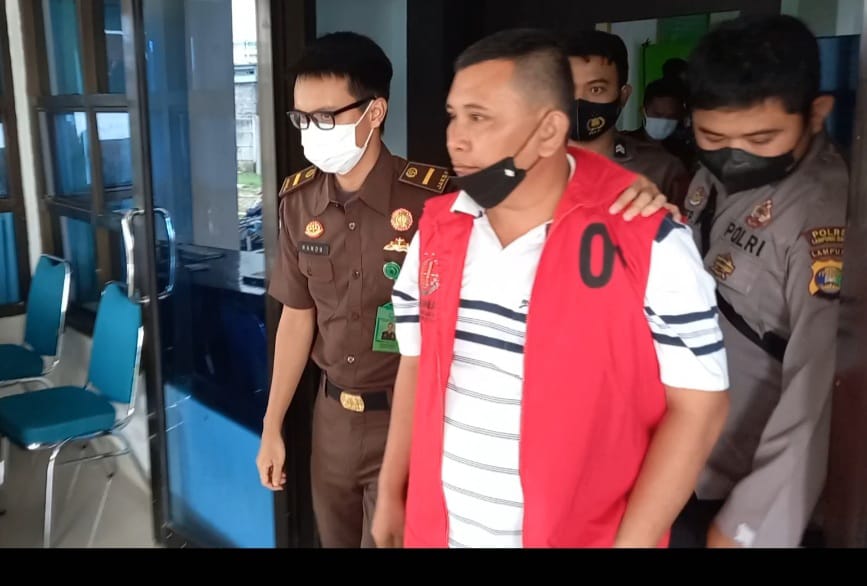 Tersangka Korupsi Dana Desa Wawan Ansori Peratin Sumber Agung Di Tahan