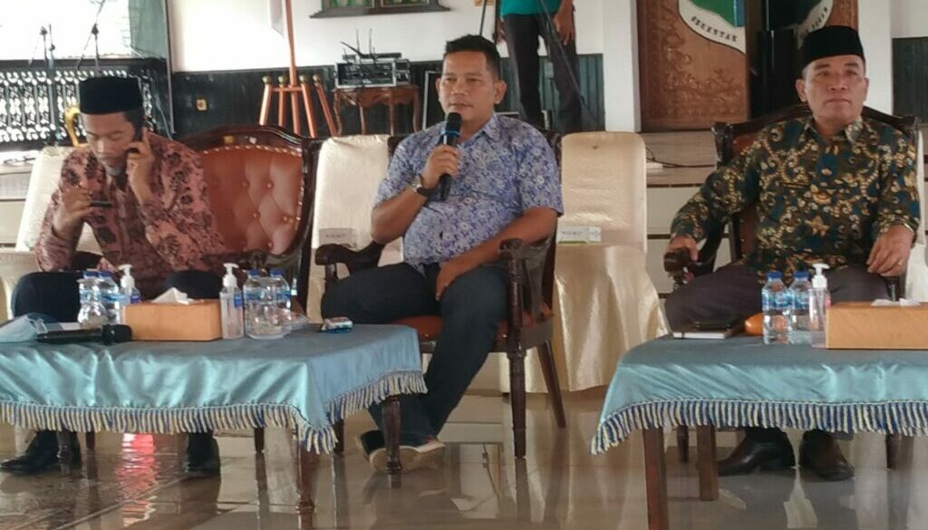 Bupati Batanghari Diwakili Sekda Rapat Evaluasi Kerja Opd Tentang