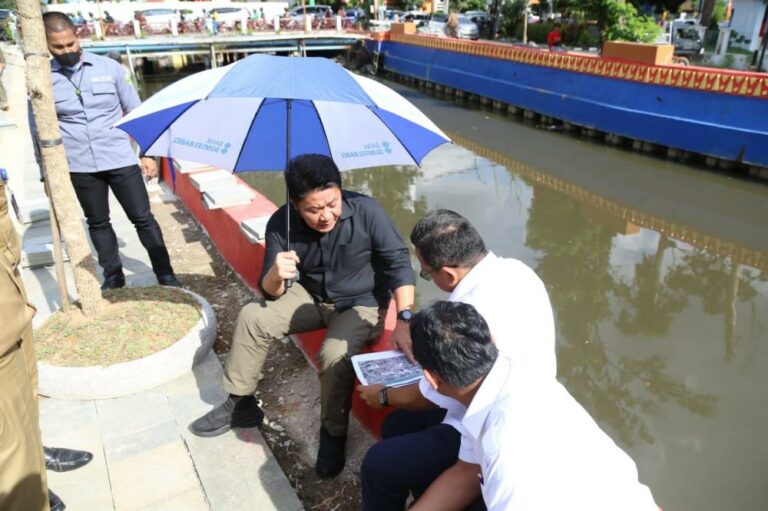 Gubernur Sumatera Selatan H. Herman Deru Akui Restorasi Sungai Sekanak ...