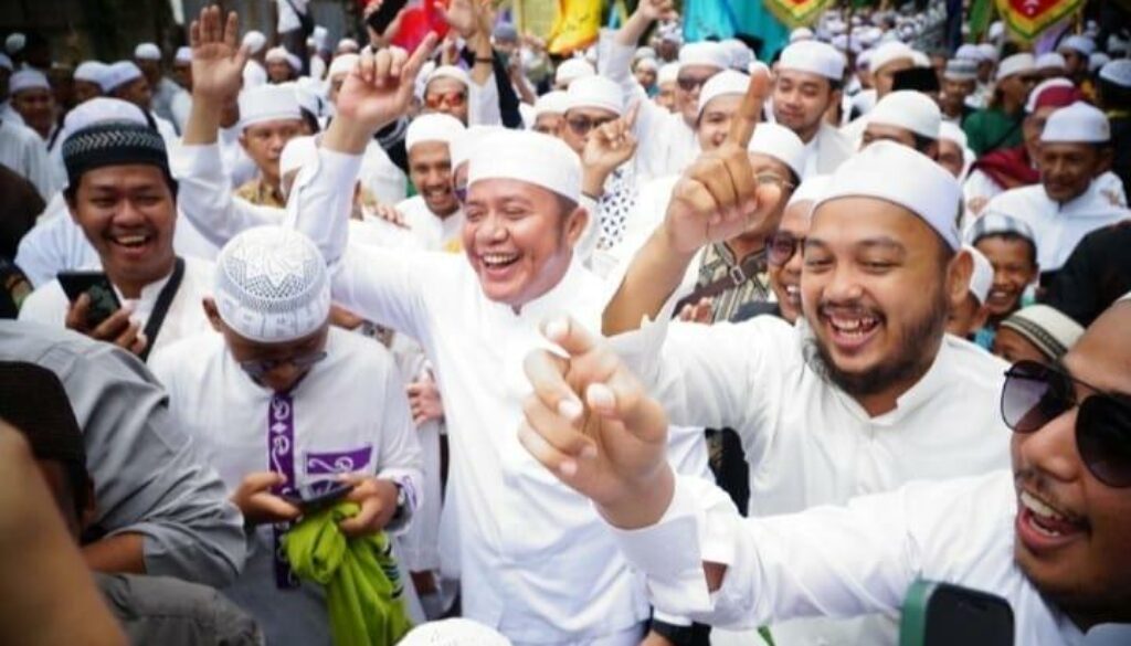 Gubernur Sumatera Selatan H. Herman Deru Ikuti Rangkaian Ziarah Kubro ...